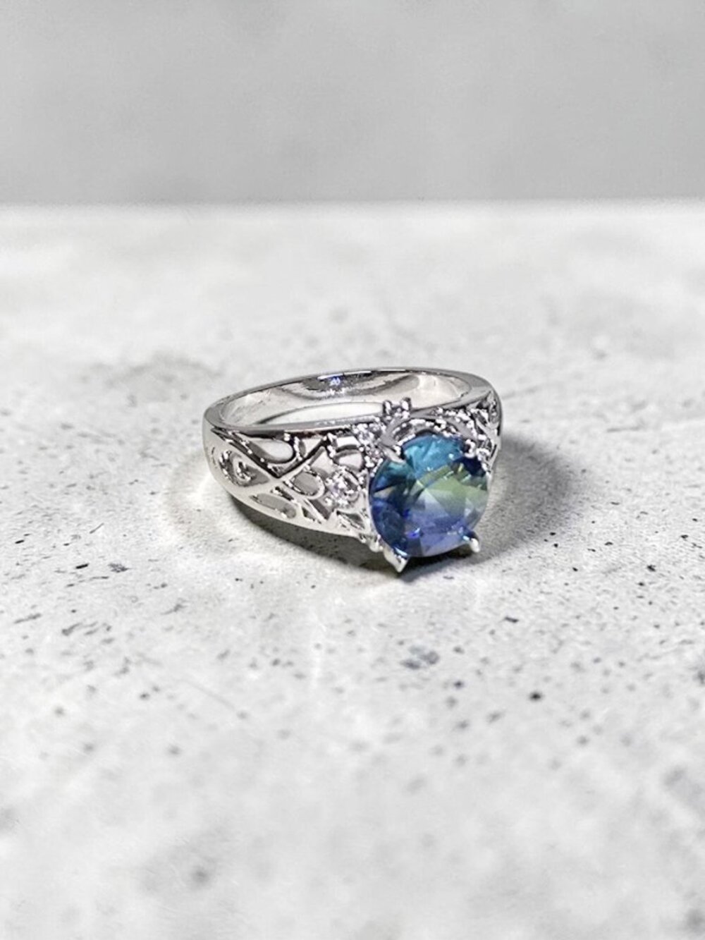 Art Deco Filigree "Rainforest" Ombre Cubic Zirconia Stone Size 8 NWOT